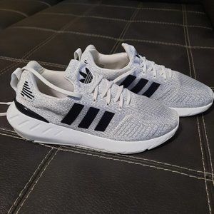 Adidas Run Swift Running / Casual Sneakers Men's Size 7